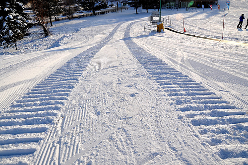 snow tires tracks