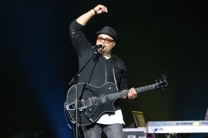 Israel Houghton Performs At Women's Empowerment | Foxy 107.1-104.3