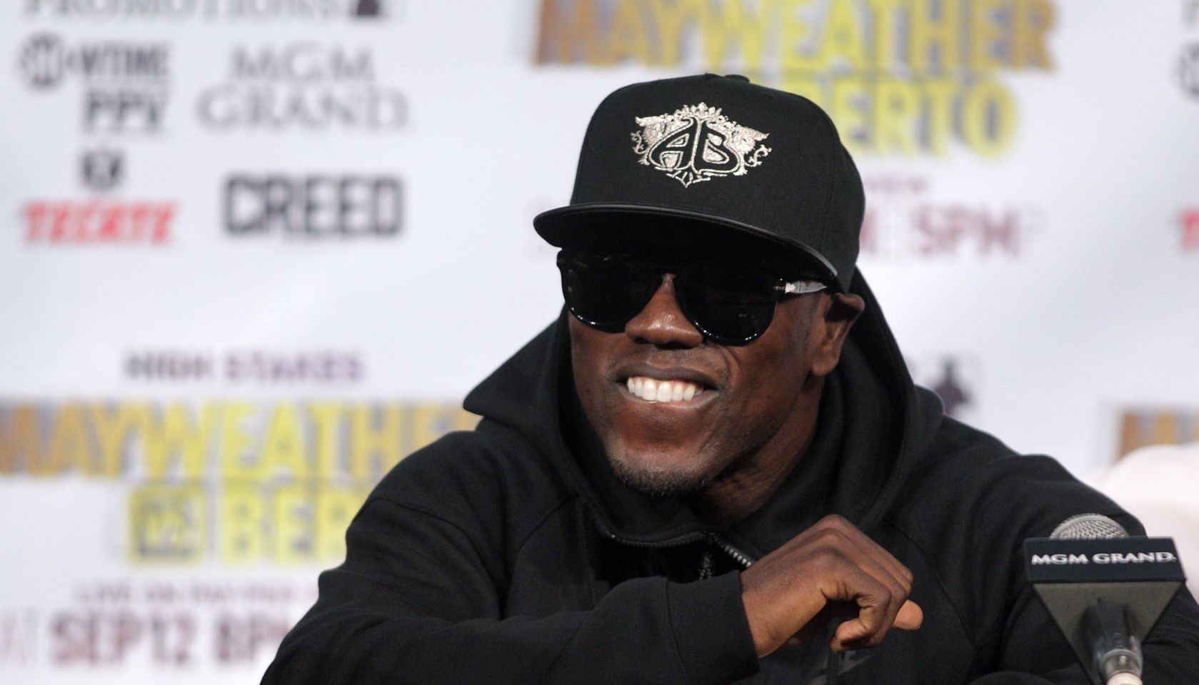 BOX-MAYWEATHER-BERTO