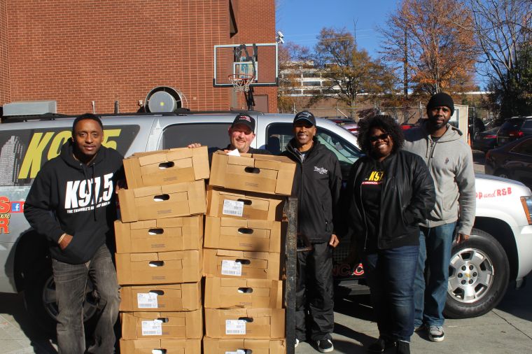 2015 Thanksgiving Turkey Giveaway [PHOTOS]