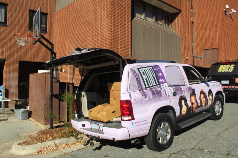 2015 Thanksgiving Turkey Giveaway [PHOTOS]