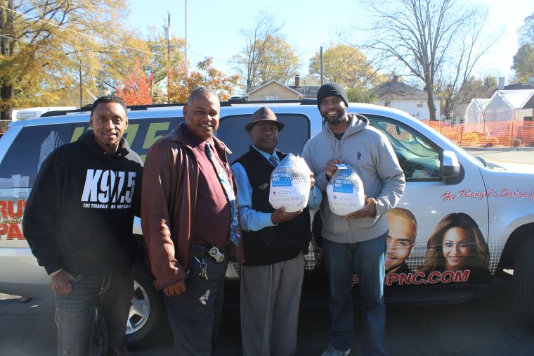 2015 Thanksgiving Turkey Giveaway [PHOTOS]