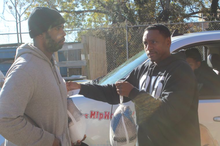 2015 Thanksgiving Turkey Giveaway [PHOTOS]