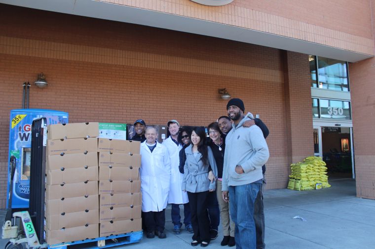 2015 Thanksgiving Turkey Giveaway [PHOTOS]