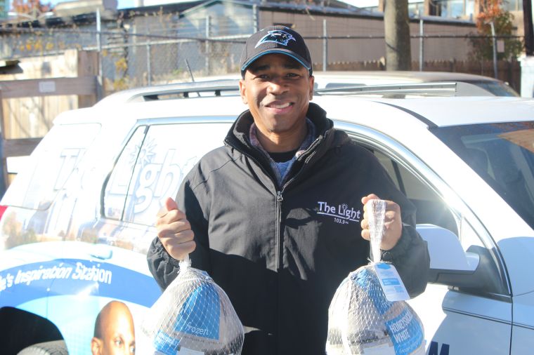 2015 Thanksgiving Turkey Giveaway [PHOTOS]