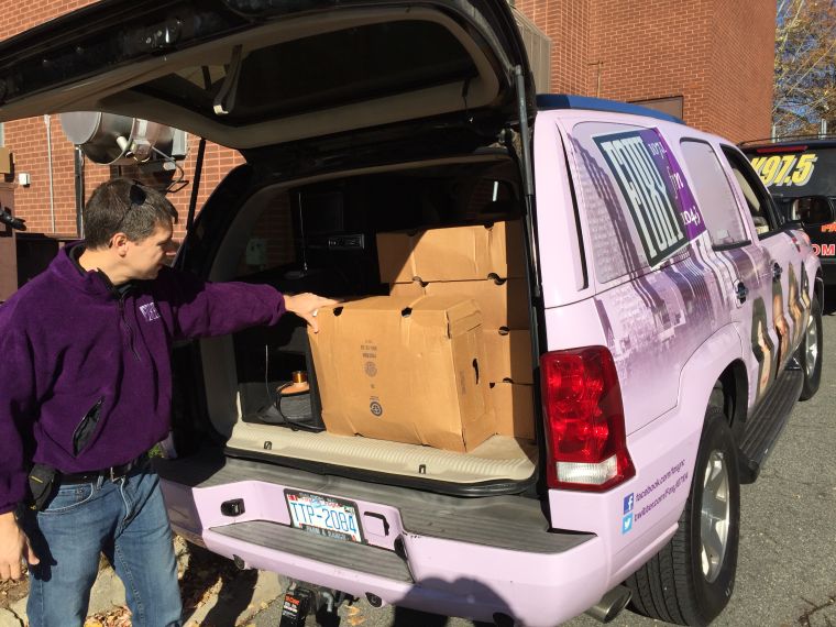 2015 Thanksgiving Turkey Giveaway [PHOTOS]