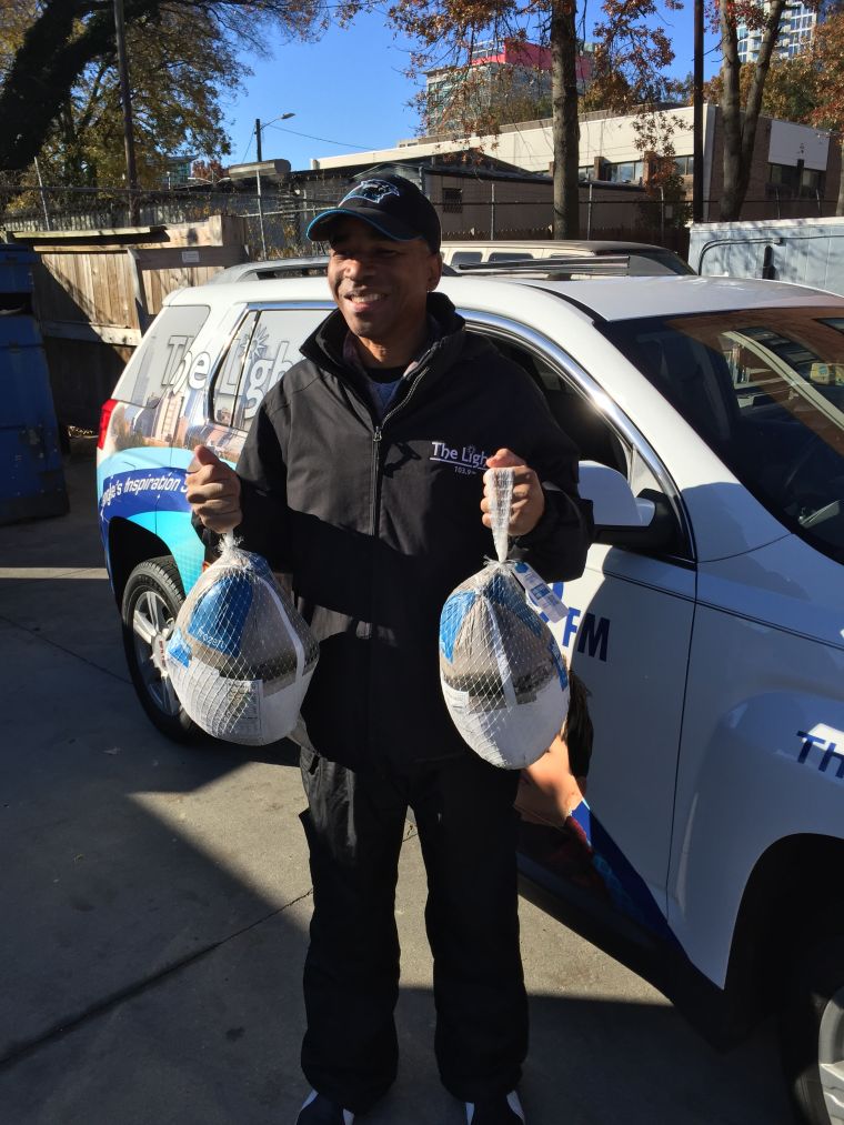 2015 Thanksgiving Turkey Giveaway [PHOTOS]