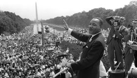 US civil rights leader Martin Luther King,Jr. (C)