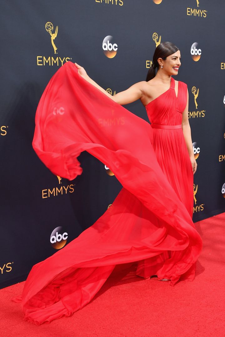 2016 Emmys :: Best Dressed Celebrities