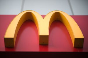 CHINA-US-ACQUISITIONS-MCDONALDS-CARLYLE-CITIC