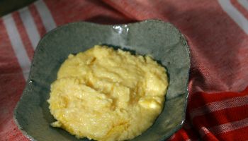 Pioneer Woman: A bowl of cheesey grits.