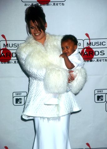 Faith Evans in the press room at the 1997 MTV Video Music Awards in NYC 09/04/97