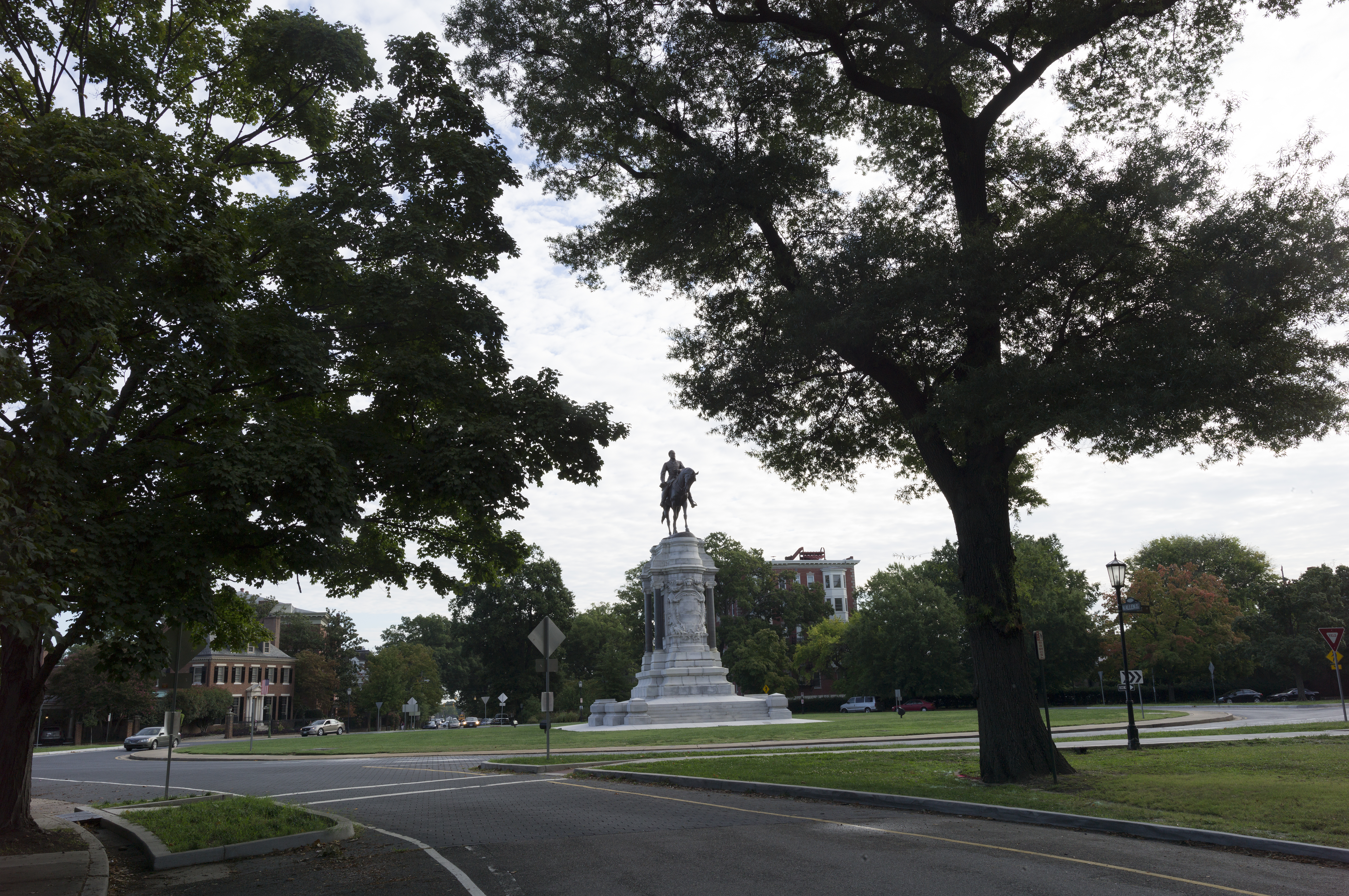 Robert Lee statue in Richmond, Virginia.