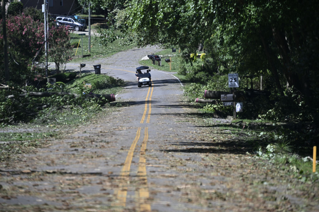 2 killed, over 400,000 people without power as severe storm hits eastern US