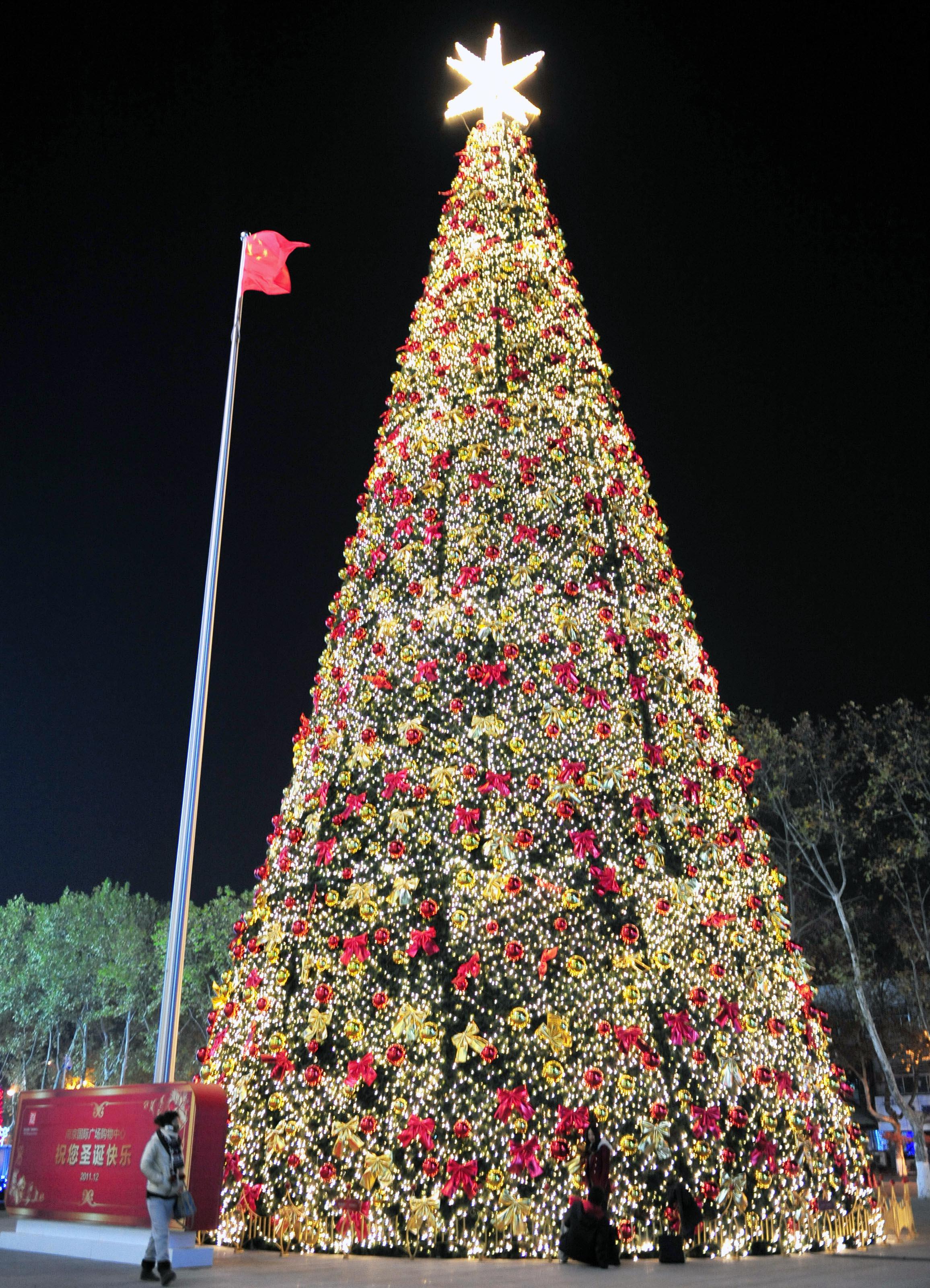 Chinese Prepare For Christmas