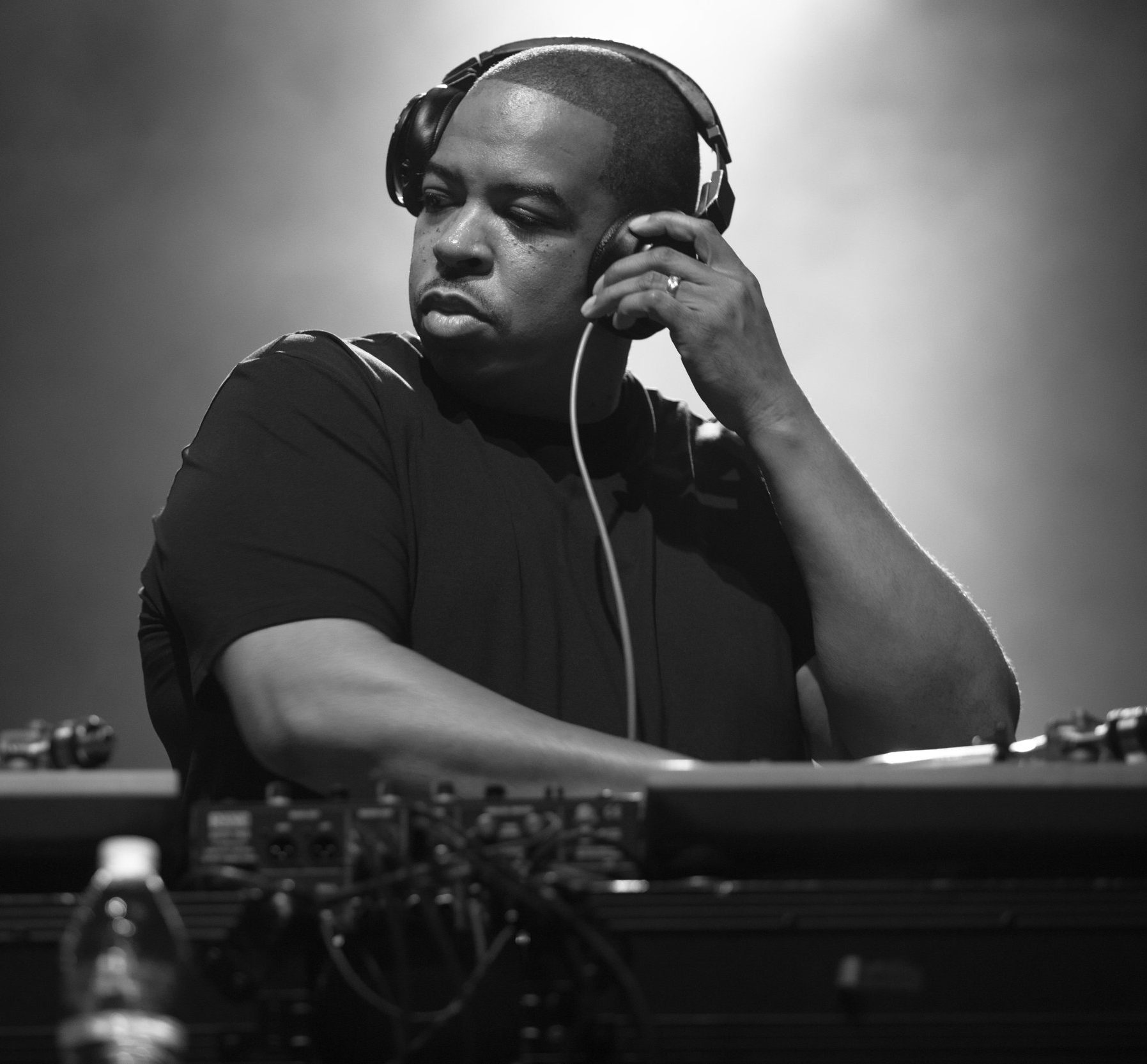 DJ Photos - DJ Lonnie B